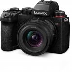 Panasonic Lumix DC-S5D + Lumix S 18-40mm F/4.5-6.3